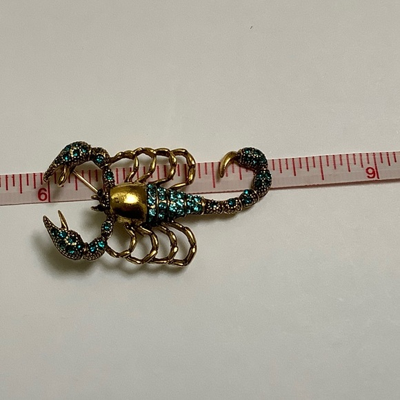 Blue and Gold Scorpion Brooch - Picture 6 of 6